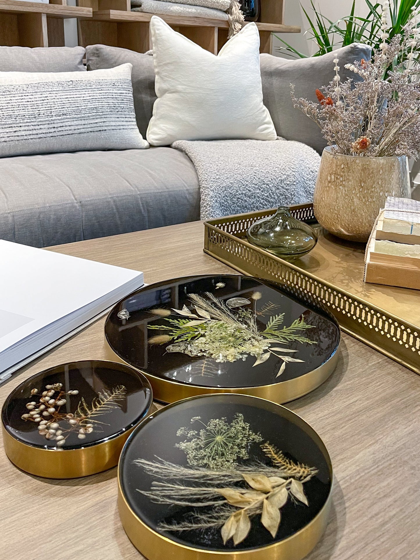 Botanical Resin Art, M