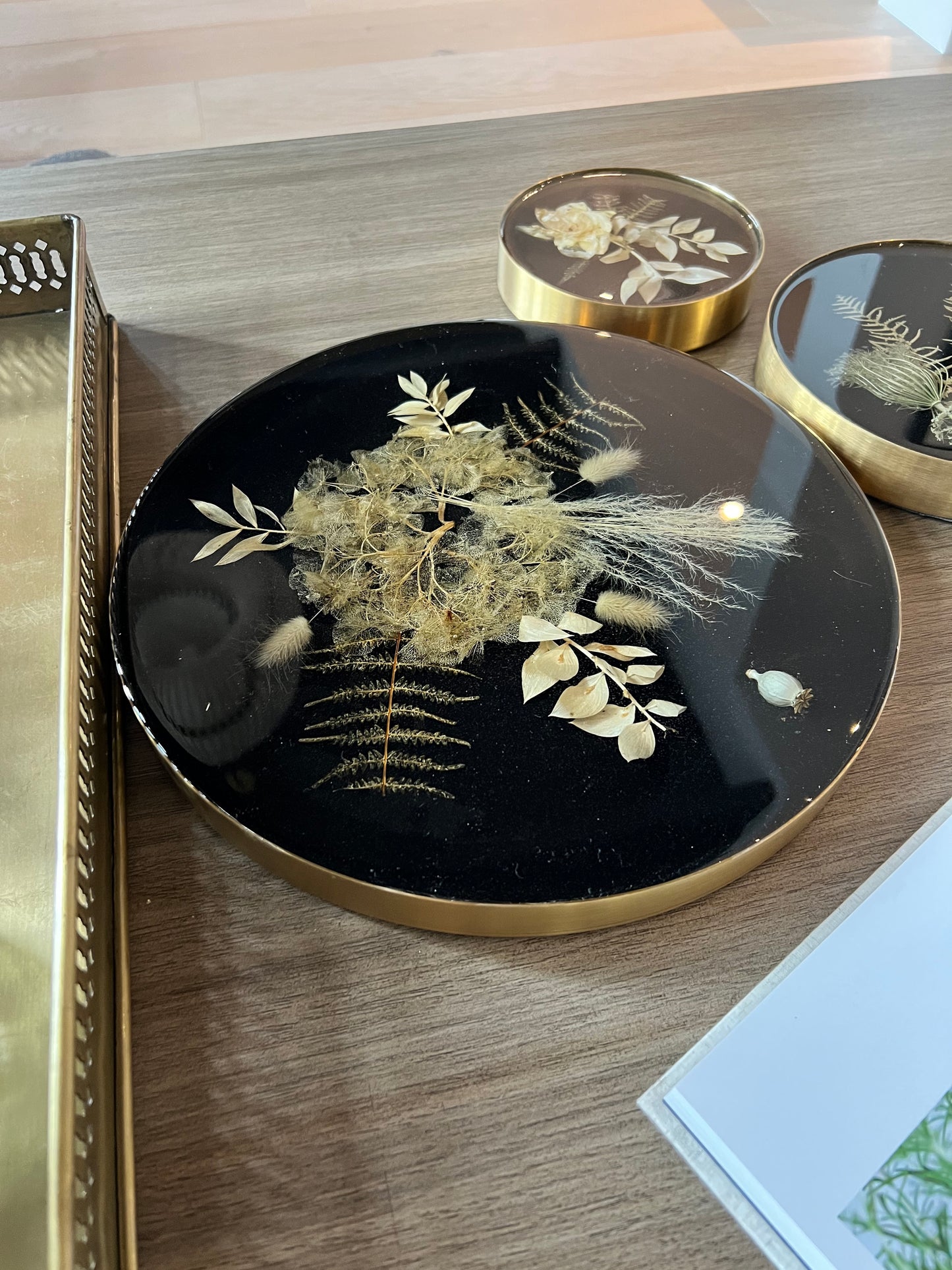 Botanical Resin Art, L